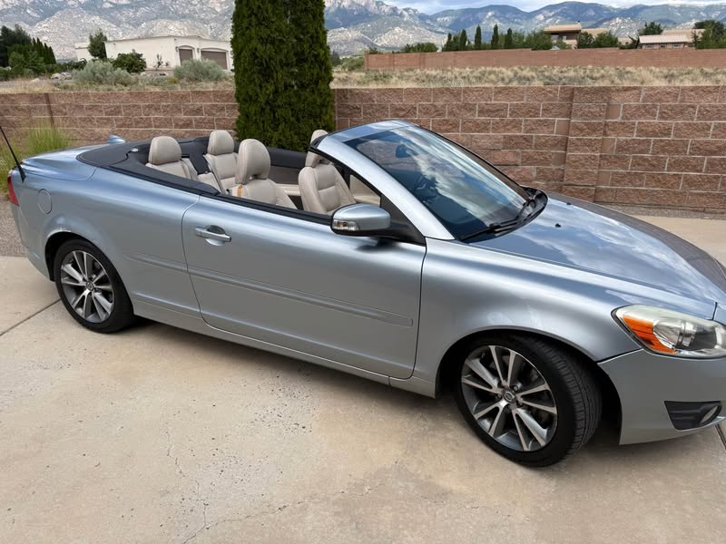 2011 Volvo C70 - T5 Convertible 2D