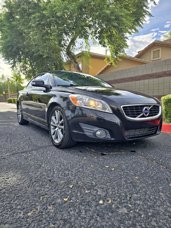 2011 Volvo C70 - T5 Convertible 2D