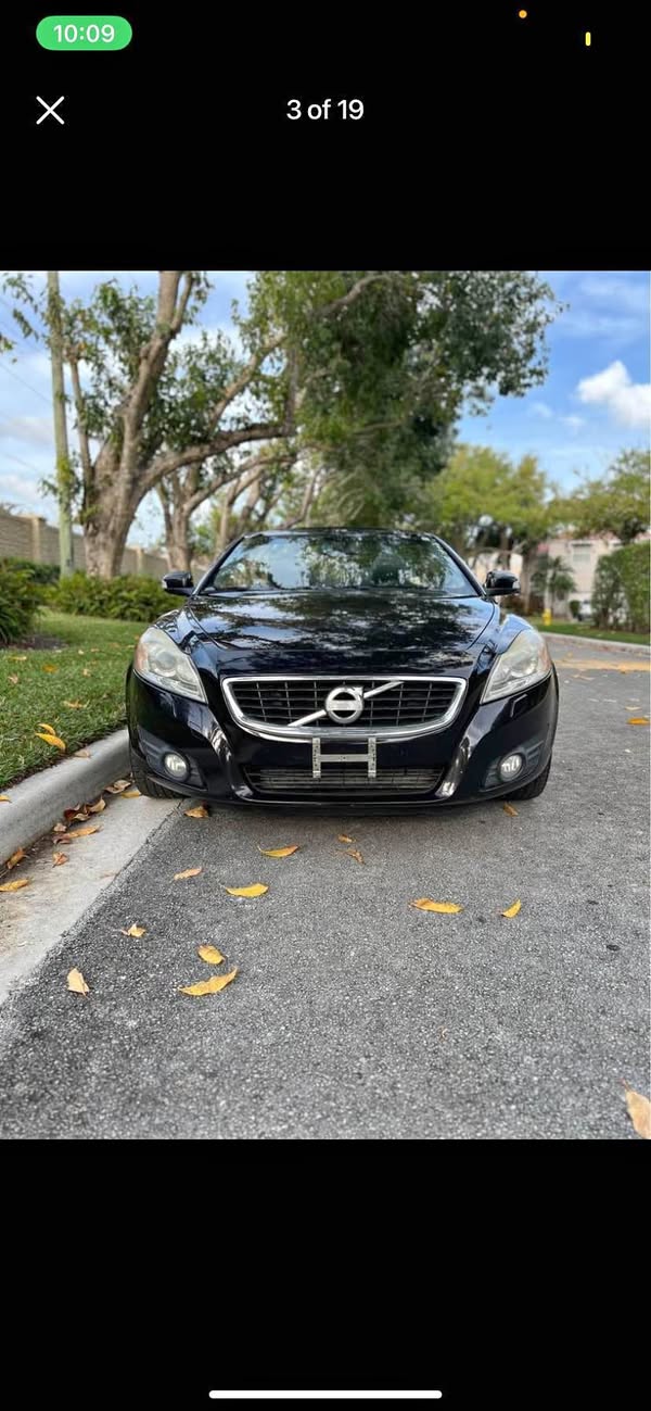 2012 Volvo C70 - T5 Premier Plus Convertible 2D