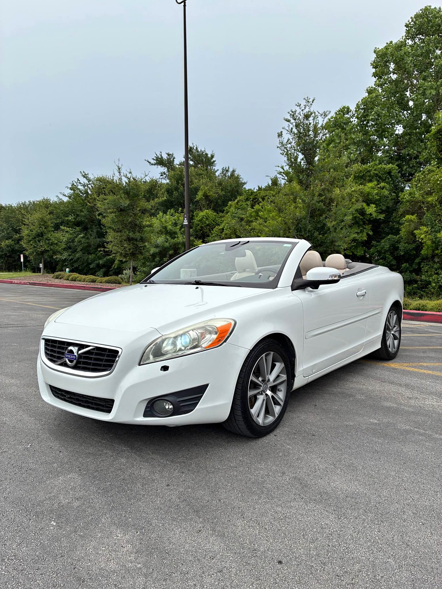 2011 Volvo C70 - T5 Convertible 2D