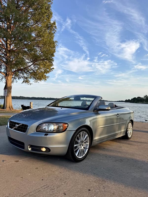 2009 Volvo C70 - T5 Convertible 2D