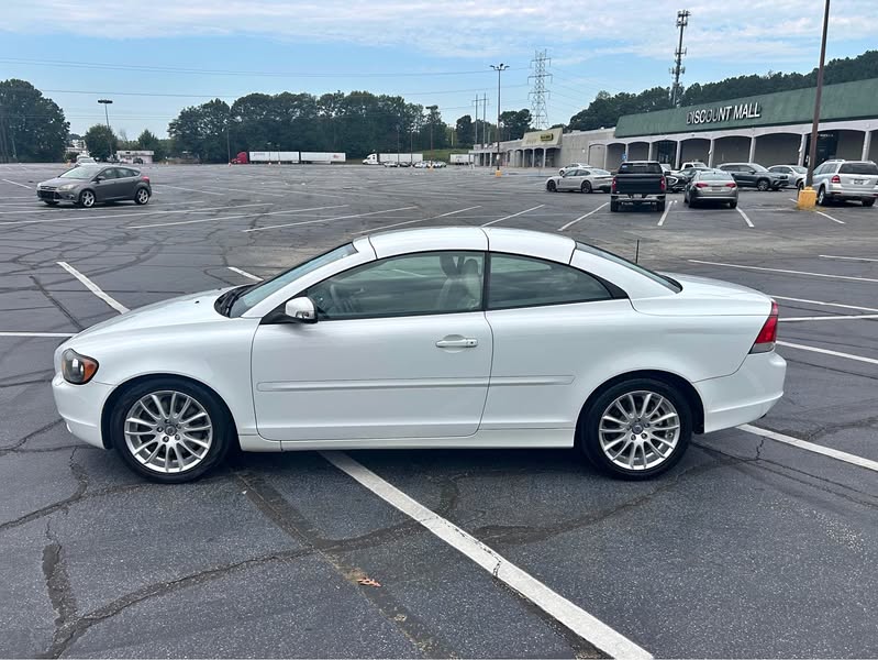2009 Volvo C70 - T5 Platinum Convertible 2D