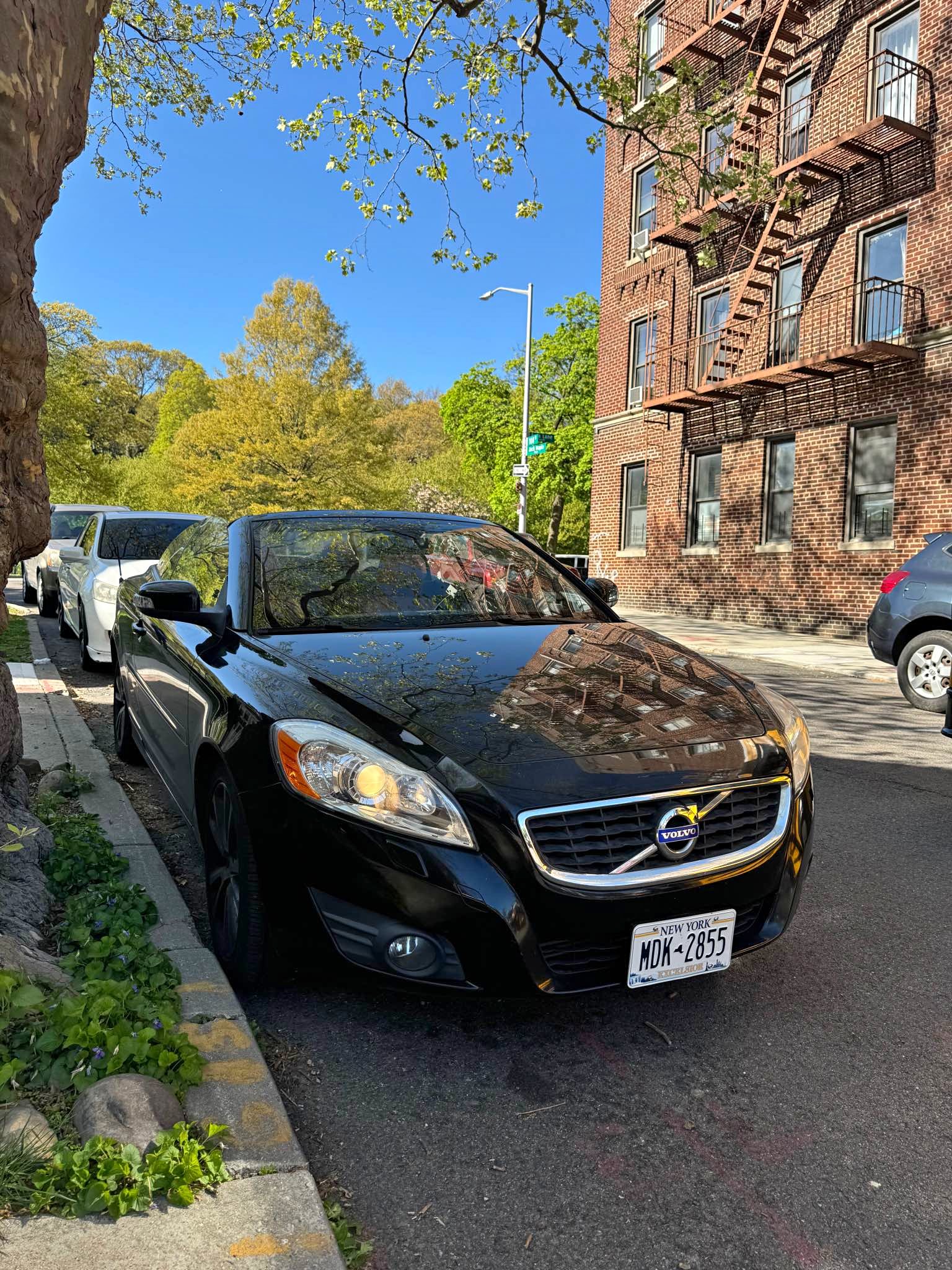 2012 Volvo C70 - T5 Platinum Convertible 2D