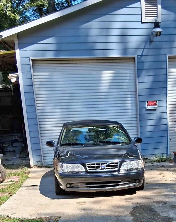 2003 Volvo C70 - Convertible 2D