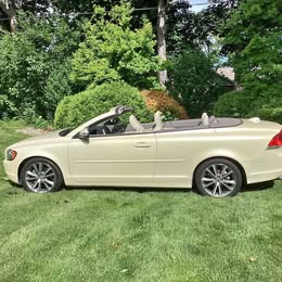 2010 Volvo C70 T5