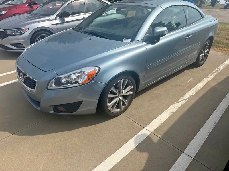 2011 Volvo C70 T5