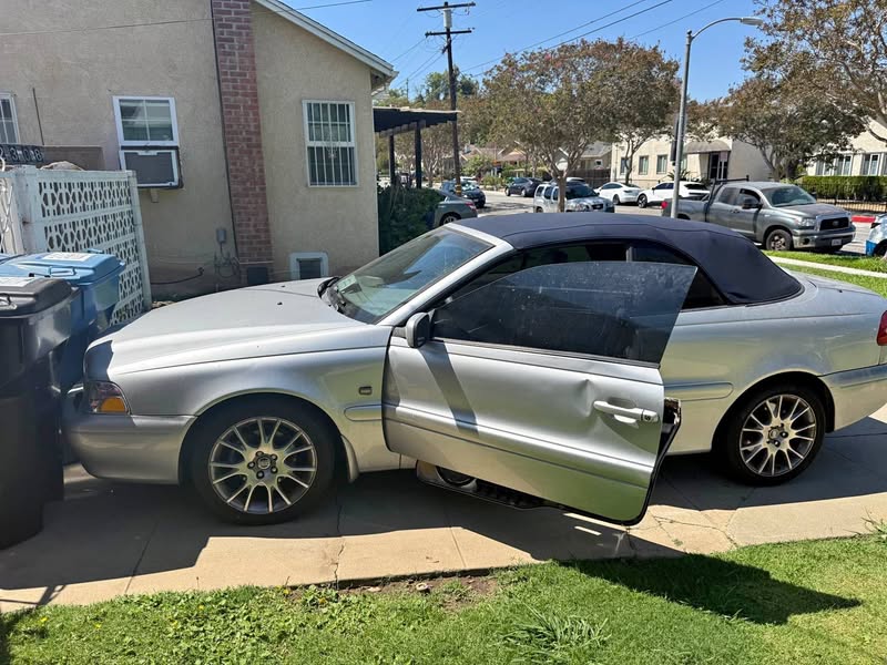 2004 Volvo C70 - Convertible 2D
