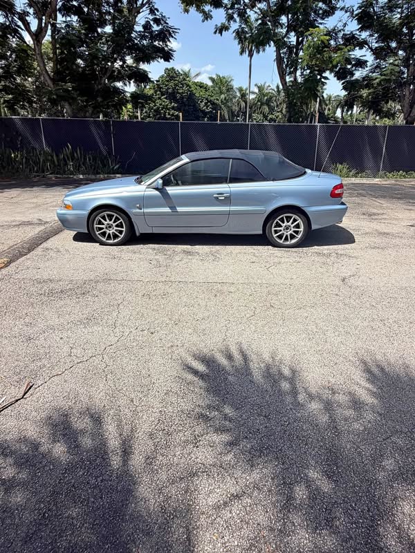 2004 Volvo C70 - T5 Convertible 2D