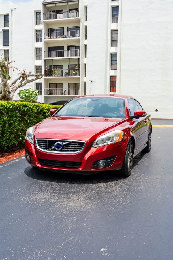 2012 Volvo C70 - T5 Convertible 2D