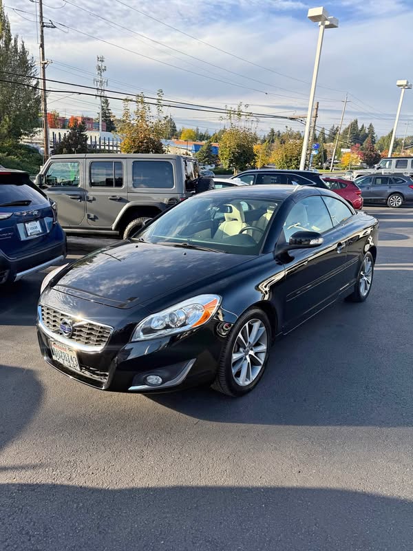 2013 Volvo C70 - T5 Platinum Convertible 2D