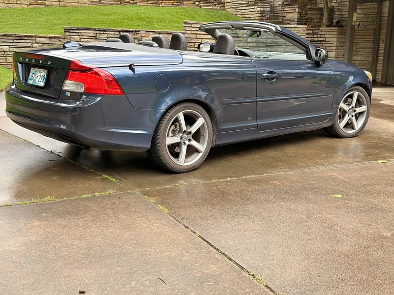 2012 Volvo C70 - T5 Platinum Convertible 2D