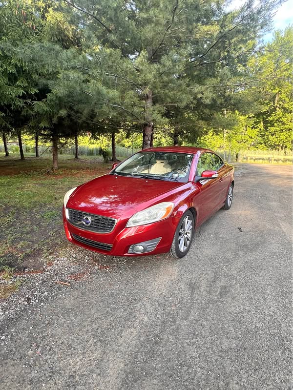 2011 Volvo C70 - T5 Convertible 2D