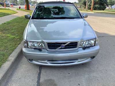 2004 Volvo C70 Convertible 2D