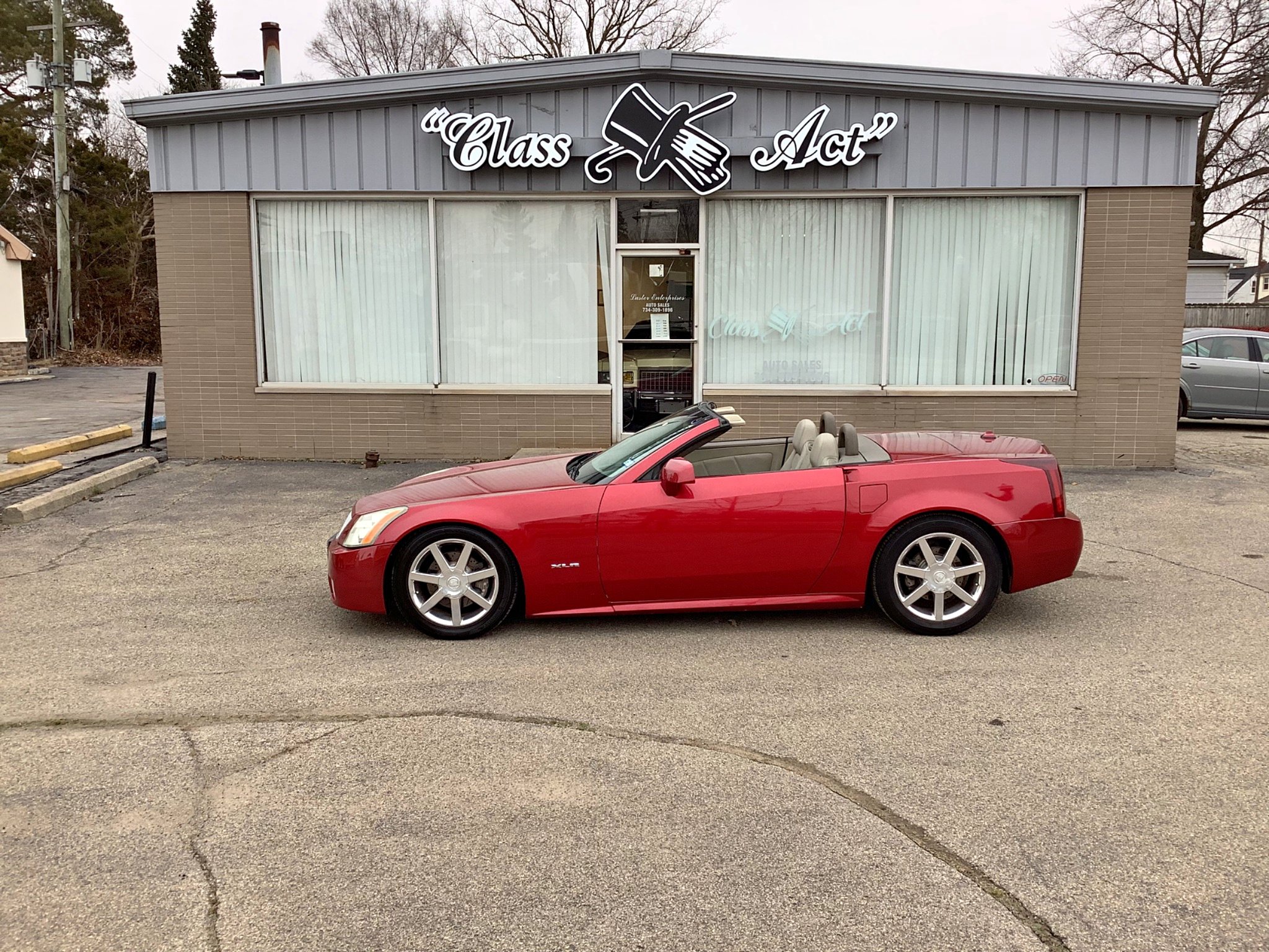 2004 Cadillac XLR Convertible 2D
