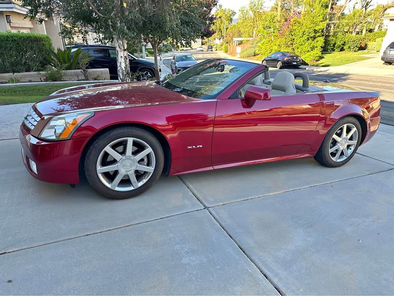 2004 Cadillac XLR - Convertible 2D