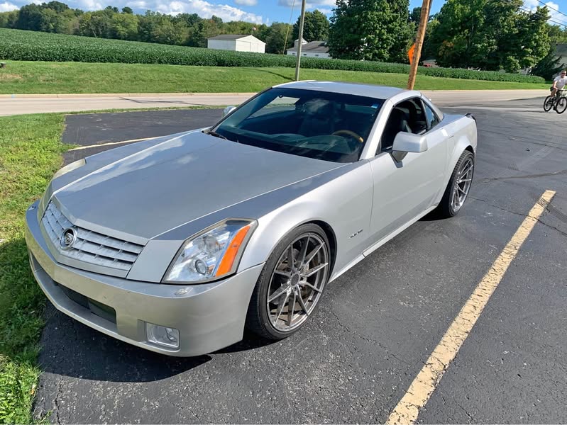 2004 Cadillac XLR - Convertible 2D