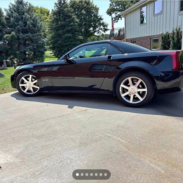 2005 Cadillac XLR - Convertible 2D