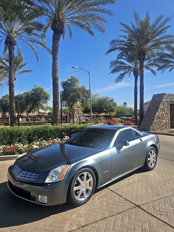 2004 Cadillac XLR - Convertible 2D