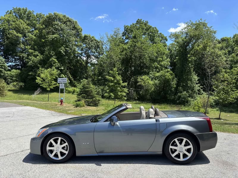 2004 Cadillac XLR - Convertible 2D
