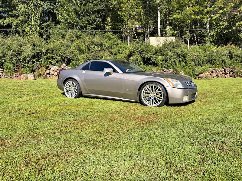 2004 Cadillac XLR - Convertible 2D