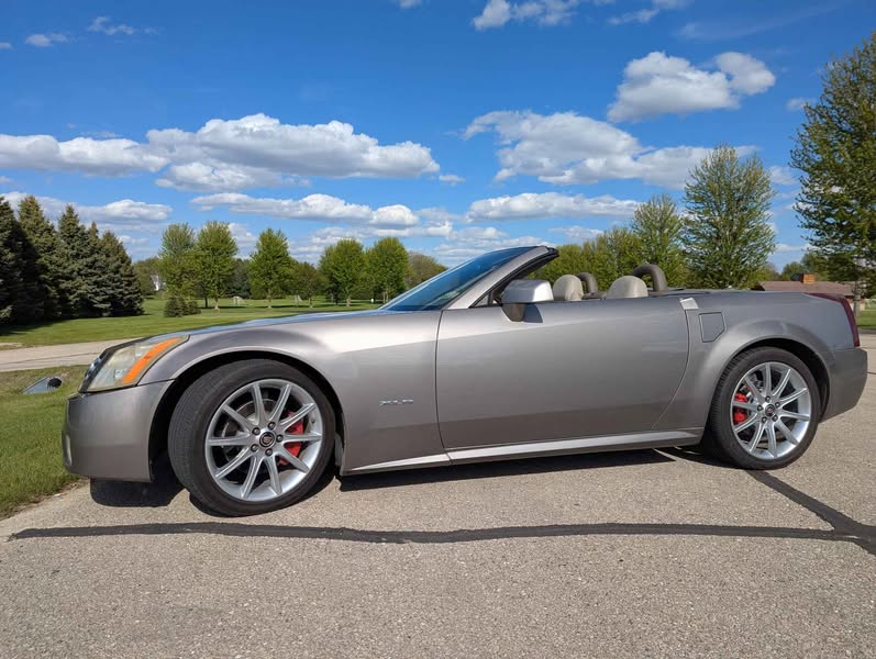 2004 Cadillac XLR - Convertible 2D