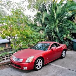 2005 Cadillac XLR \u2013 Retractable Hardtop Convertible