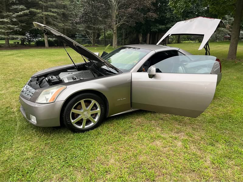 2004 Cadillac XLR - Convertible 2D