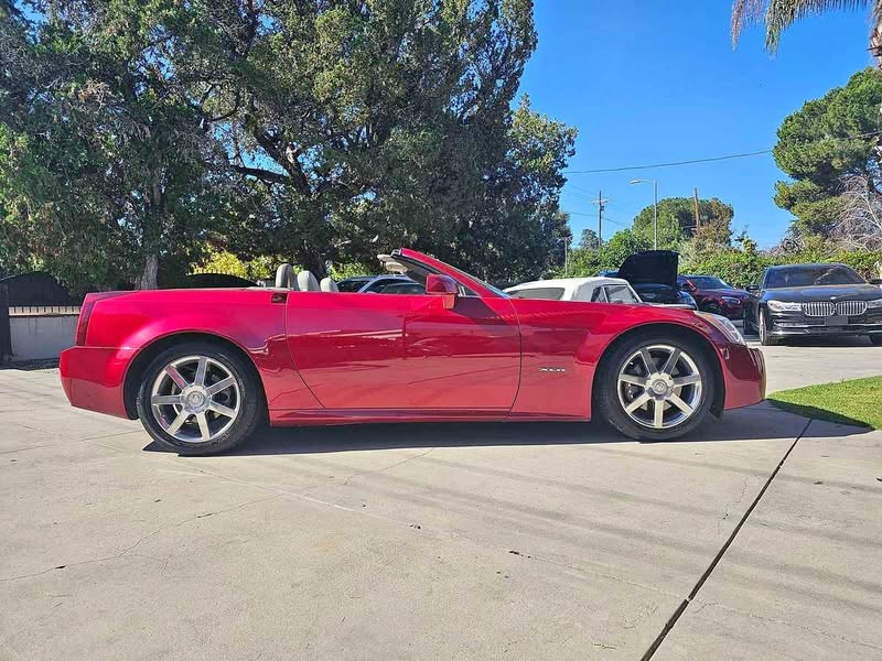2004 Cadillac XLR - Convertible 2D