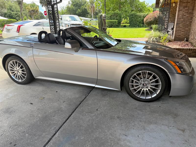 2004 Cadillac XLR - Convertible 2D