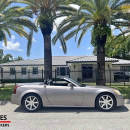 2005 Cadillac XLR 2-Door Convertible
