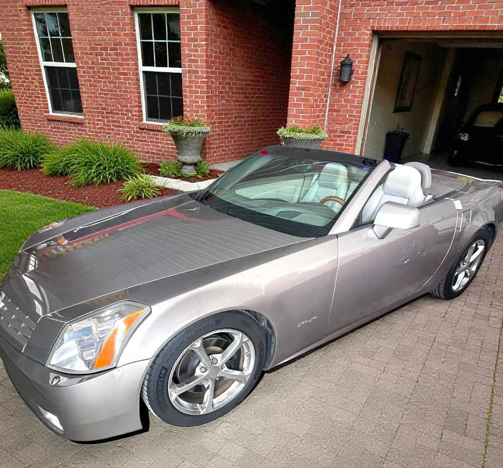 2004 Cadillac XLR - Convertible 2D