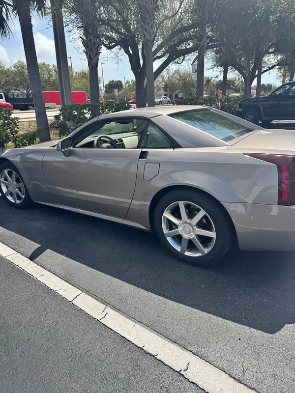 2005 Cadillac XLR - Convertible 2D