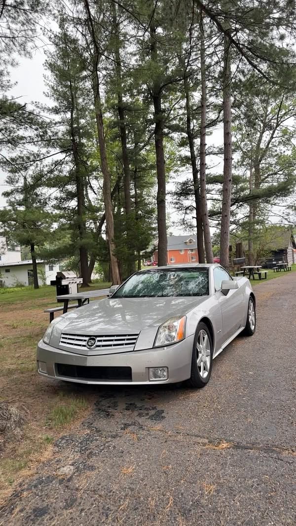 2004 Cadillac XLR - Convertible 2D