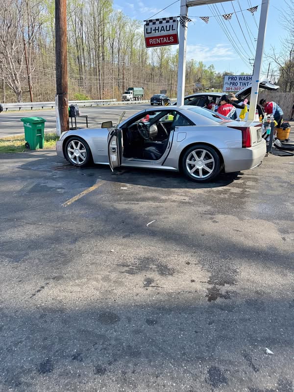 2004 Cadillac XLR - Convertible 2D