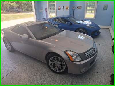 2005 Cadillac XLR 2dr Roadster Hardtop Convertible...