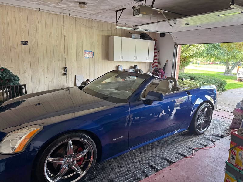 2004 Cadillac XLR - Convertible 2D