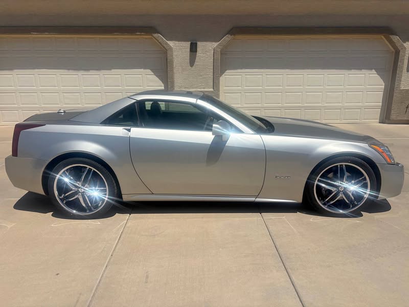 2004 Cadillac XLR - Convertible 2D