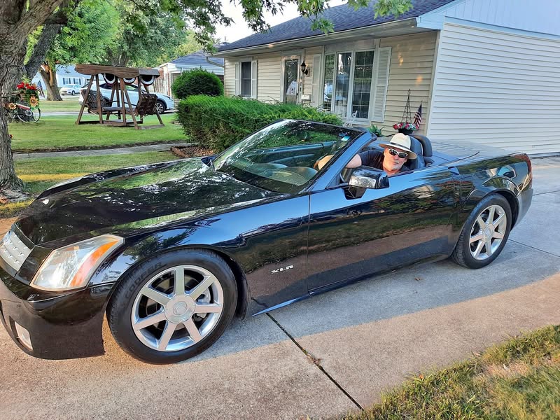 2004 Cadillac XLR - Convertible 2D