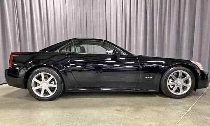 2004 Cadillac XLR - Convertible 2D