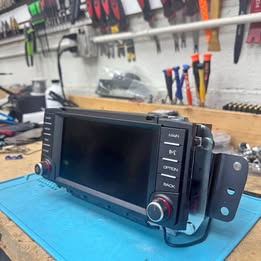 2015-2018 Ferrari California T Radio