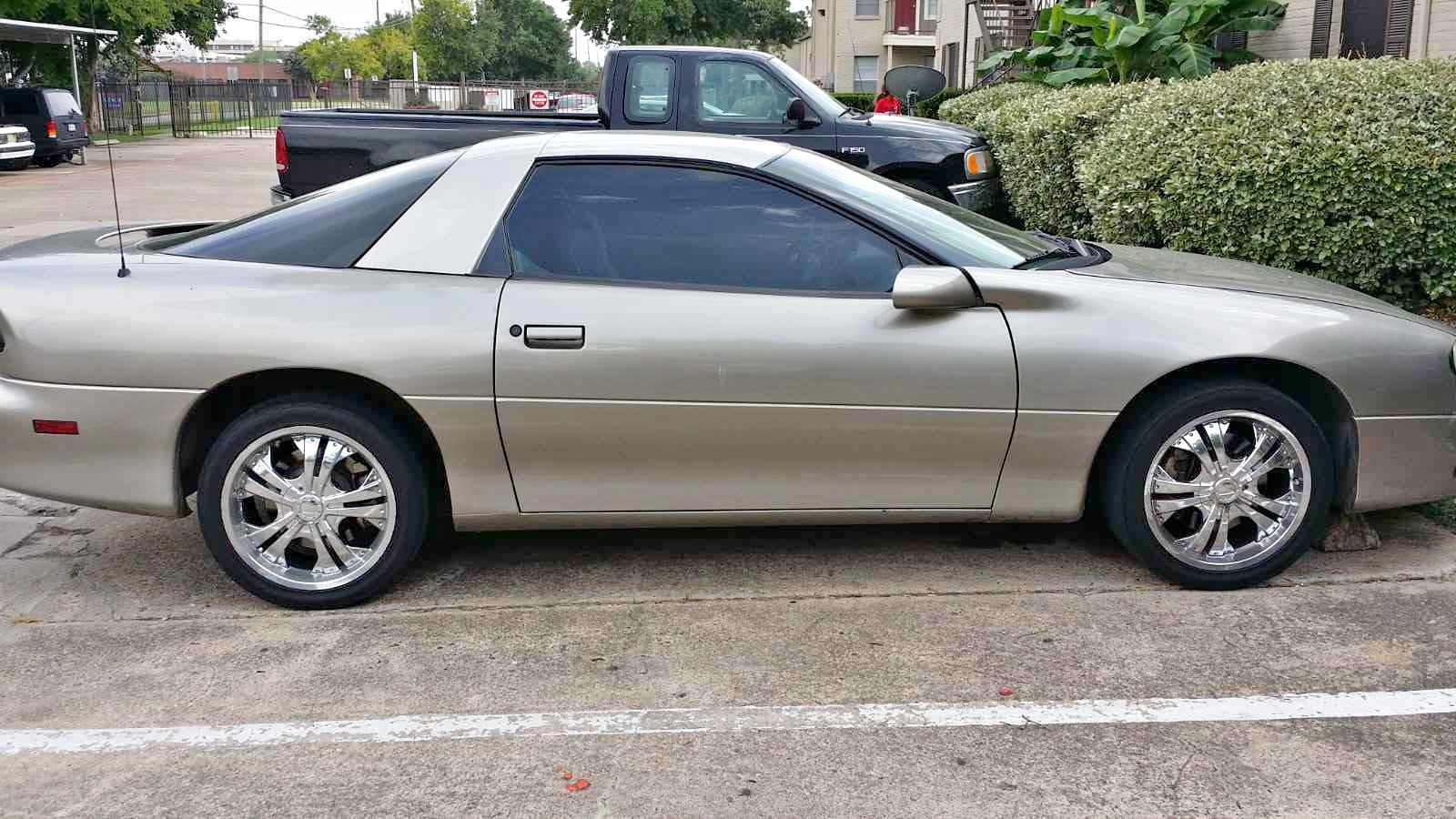 2002 Chevrolet Camaro - Gray cloth seats