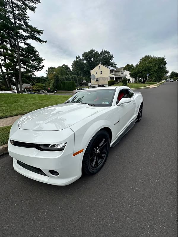 2015 Chevrolet Camaro - Novo!