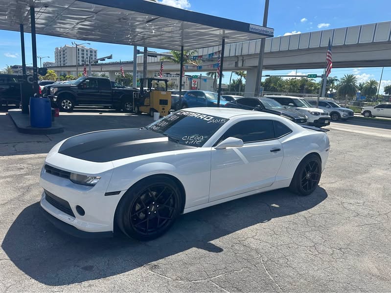2015 Chevrolet Camaro - 1 LT