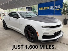 2024 Chevrolet Camaro LT1 Manual clean carfax 1600 miles
