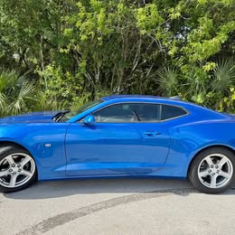 2018 Chevrolet CAMARO 2LT 3.6L V6 *ONLY 70K MILES* WARRANTY INLCLUDED  2 OWNER * CLEAN CARFAX*  CLEAN FLORIDA TITLE*   DOMENIC G.