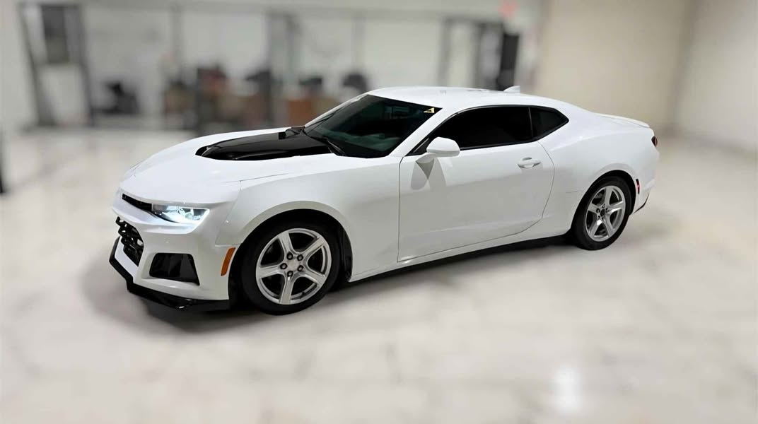 2020 Chevrolet Camaro LT1 Coupe 2D