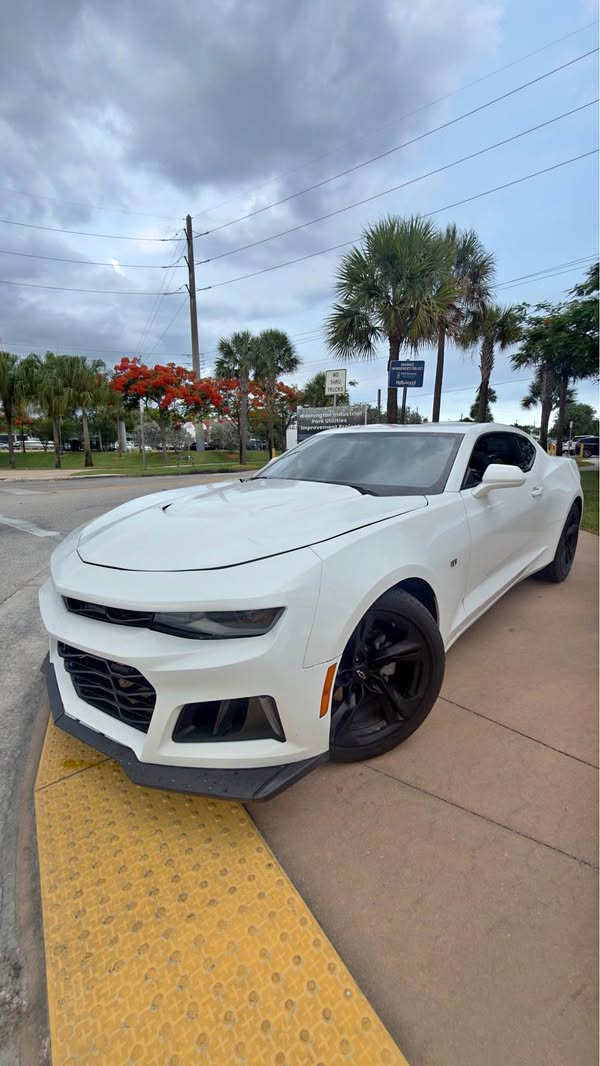2021 Chevrolet Camaro - LT1