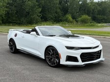 2020 Chevrolet Camaro ZL1 w/ VISIBLE CARBON FIBER WEAVE HOOD INSERT