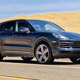 2023 Porsche Cayenne Platinum Edition