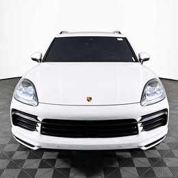 2022 Porsche Cayenne  \ud83e\udd18 22387 Miles